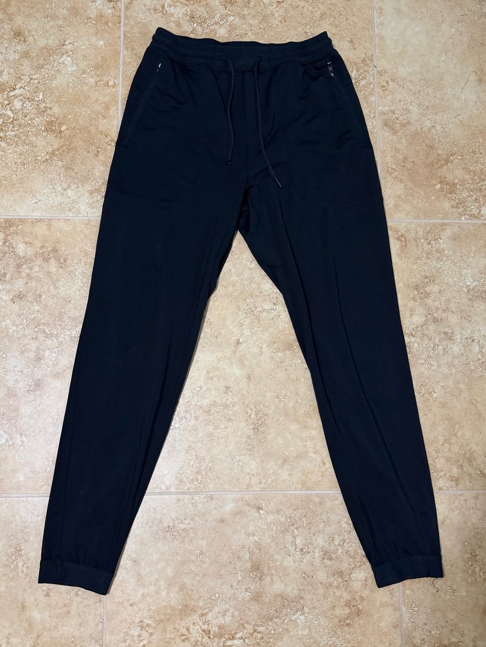 Men's lululemon license to train Black Jogger Pants size medium
